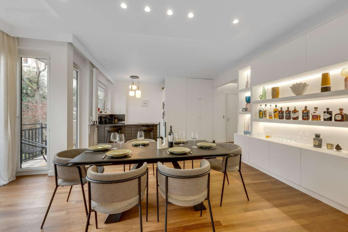 Appartement à NEUILLY-SUR-SEINE