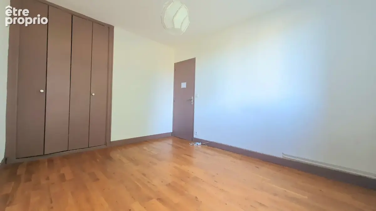Appartement YZEURE CENTRE 108.12m2 - photo 11