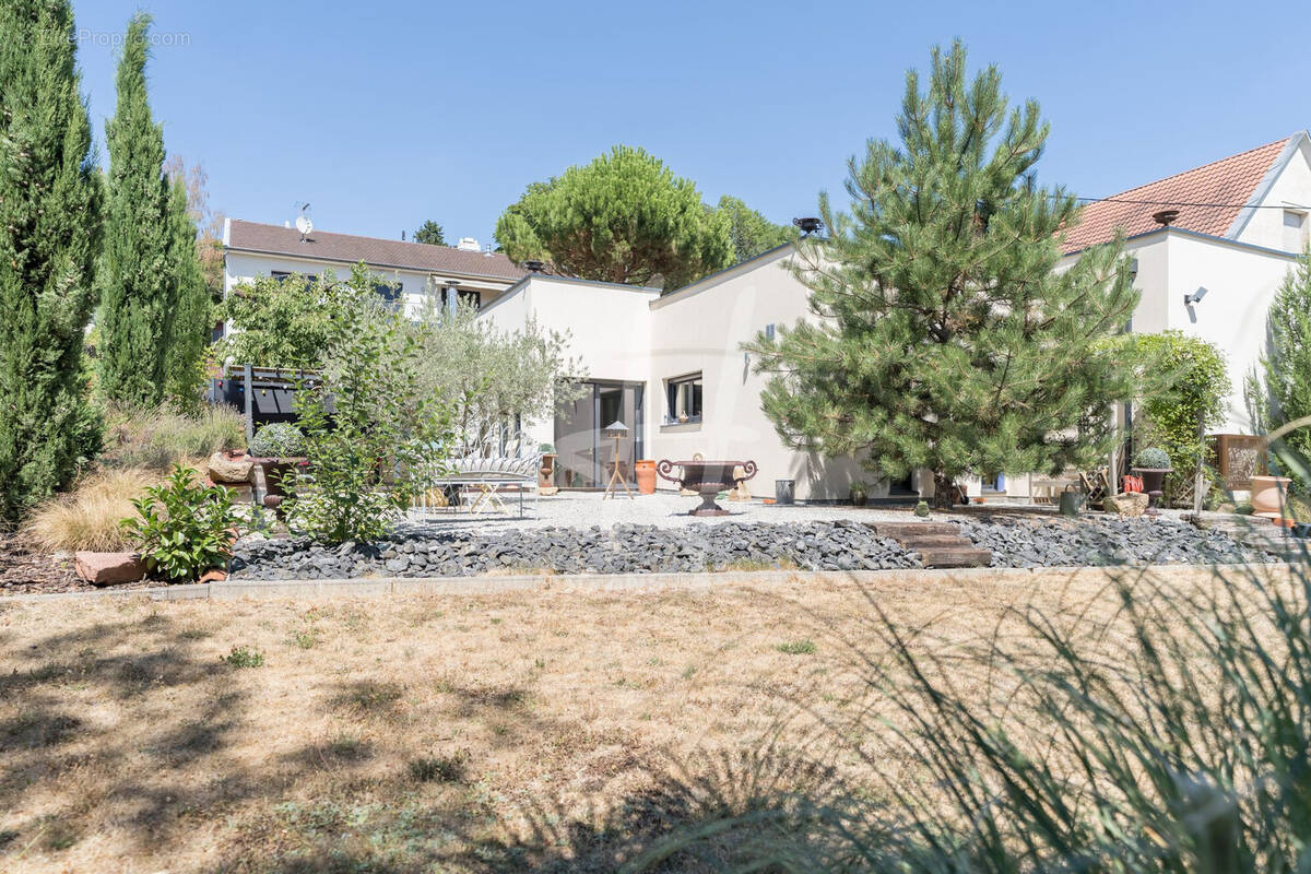 Maison 3 pièces 97 m² · à Scy-Chazelles · 97 m² · 460 000 €
