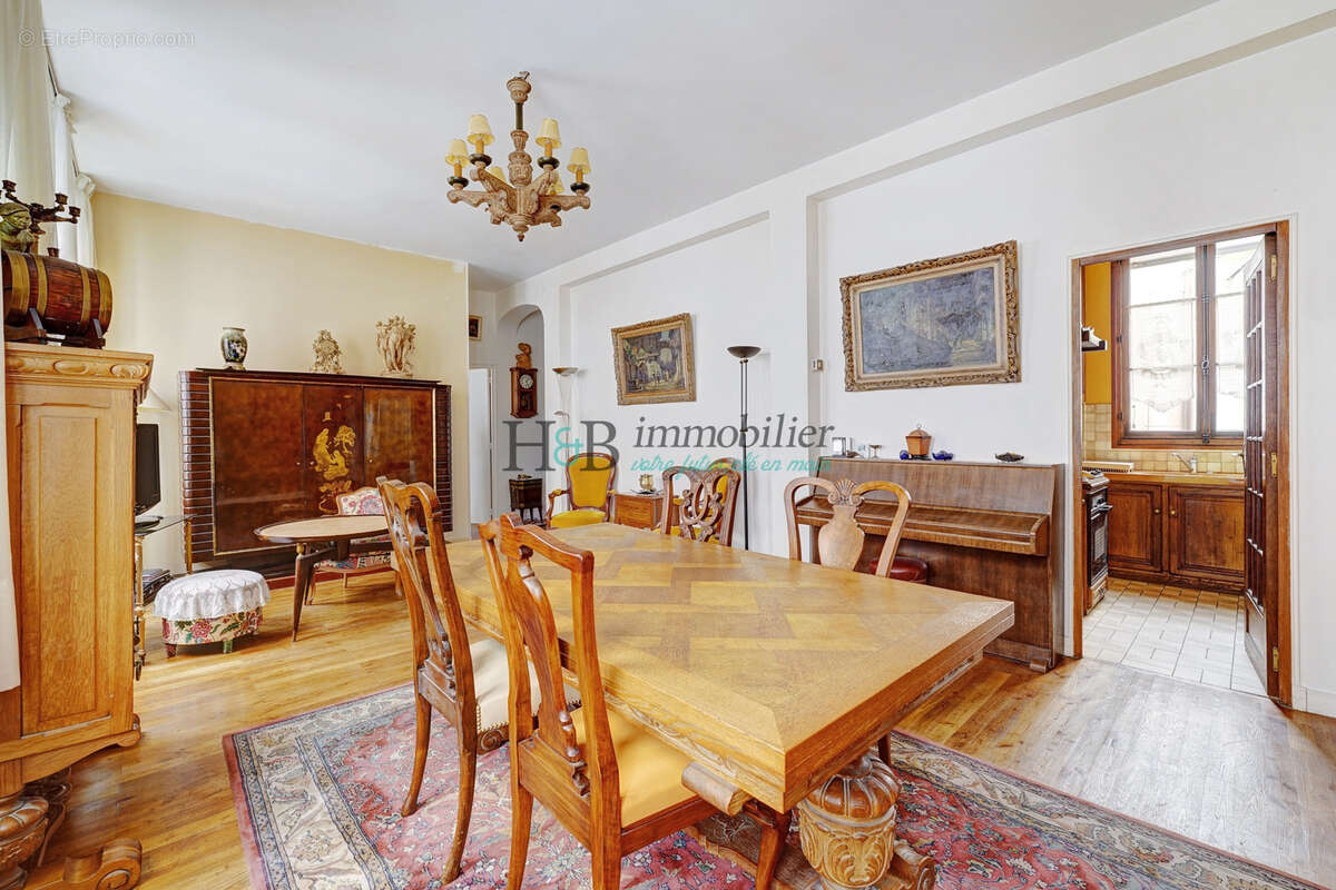 Appartement à PARIS-11E