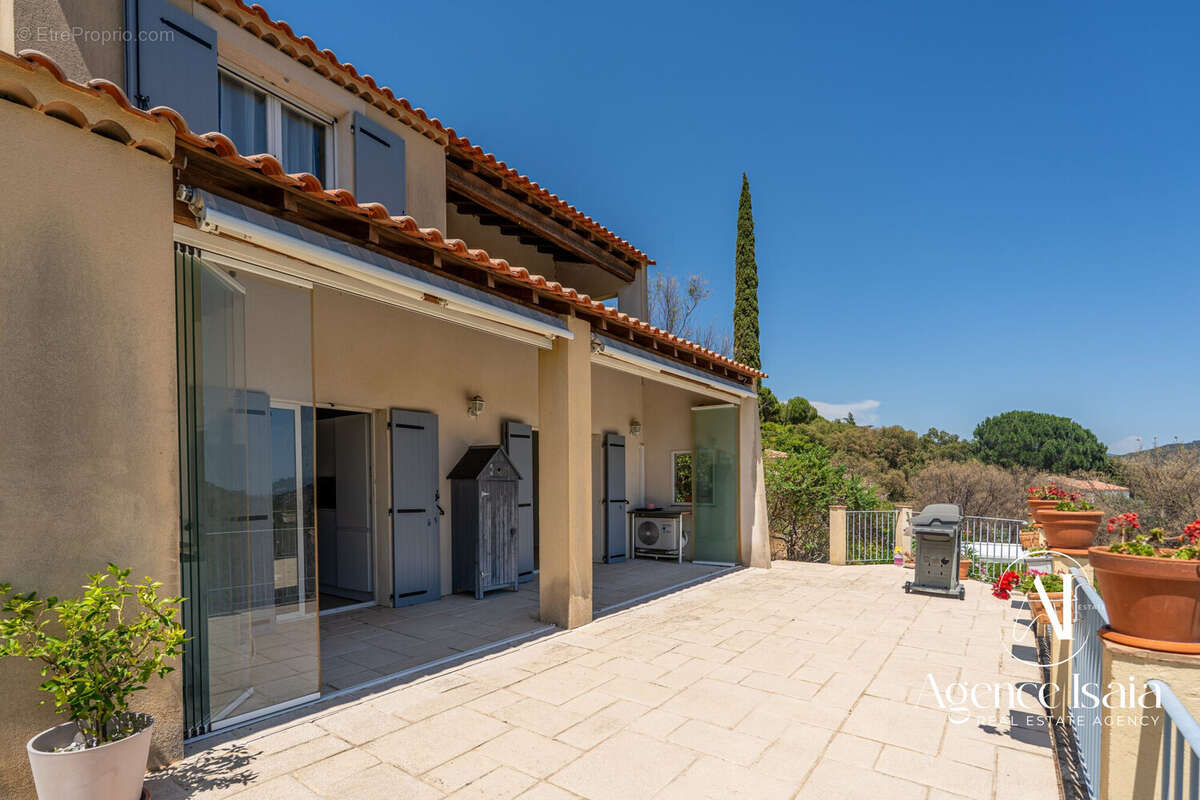 Maison à BORMES-LES-MIMOSAS