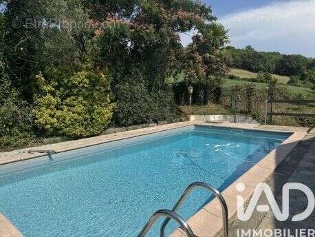 Maison 240 m² à Saint-Martin-D'arberoue  - photo 2