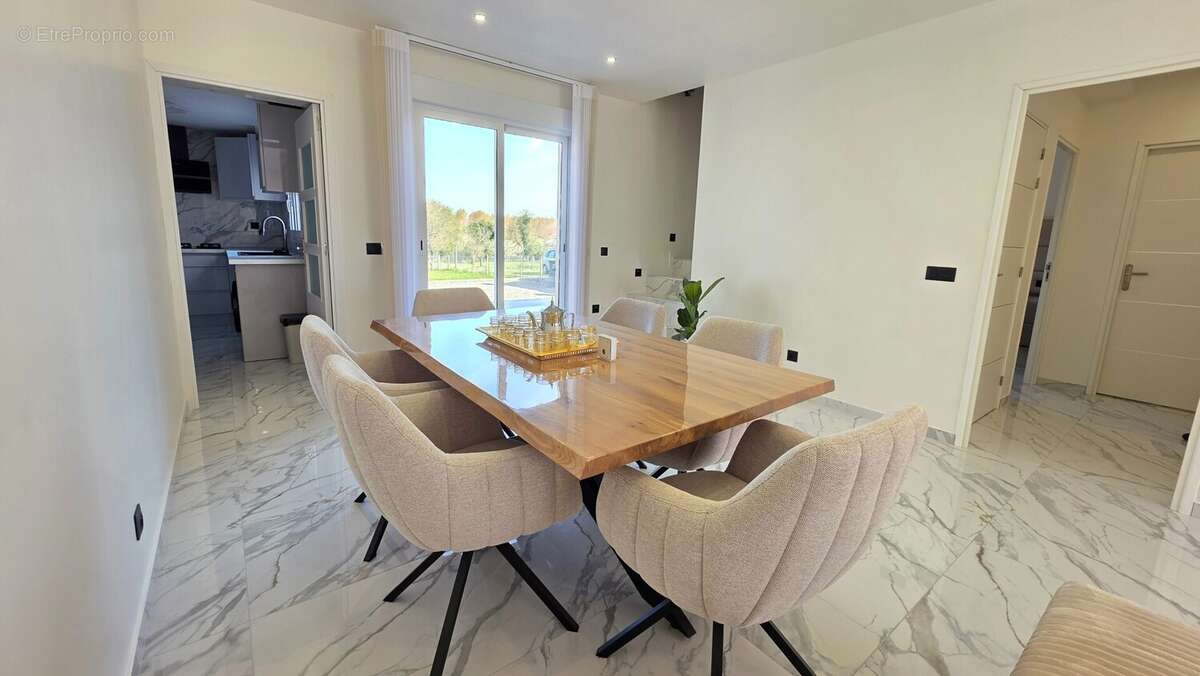 Maison à SAINT-ETIENNE-EN-BRESSE