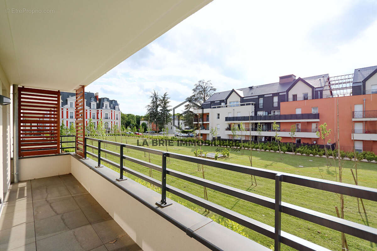 Appartement à EMERAINVILLE