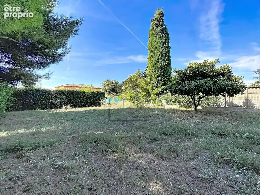 Terrain à VITROLLES