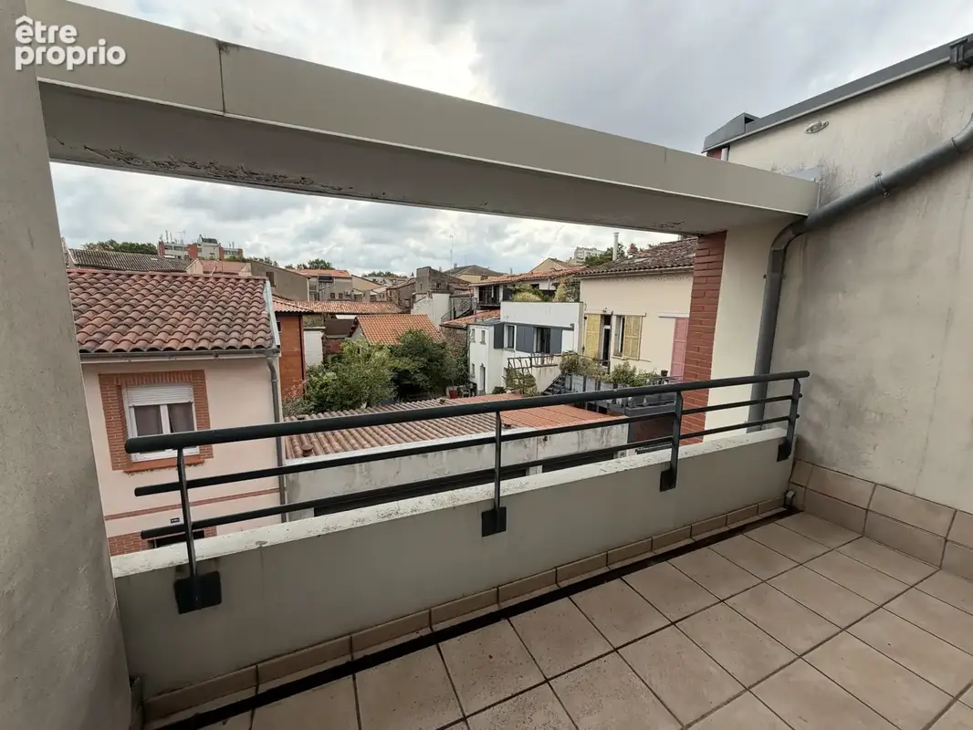 Coeur Saint Cyprien, T2  de 46m2 avec parking et terrasse - photo 3