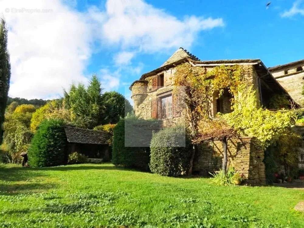 Maison à SAINT-GERMAIN-DE-CALBERTE