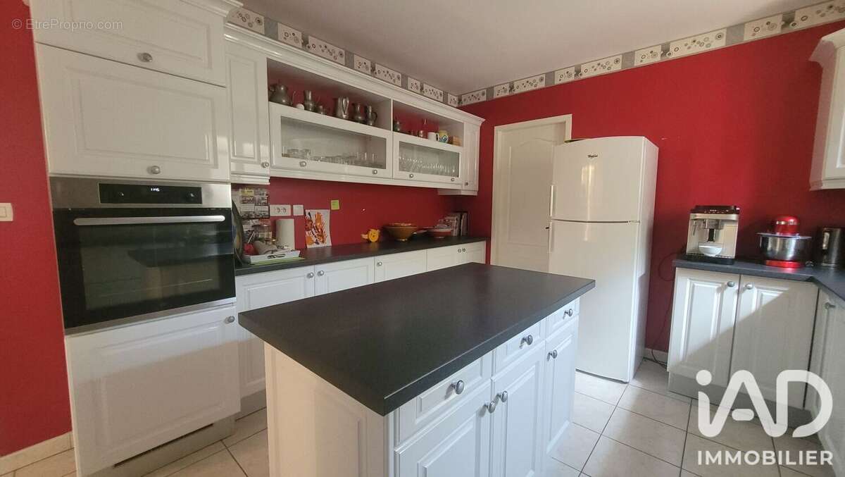 Maison 110 m² à Coutras  - photo 7
