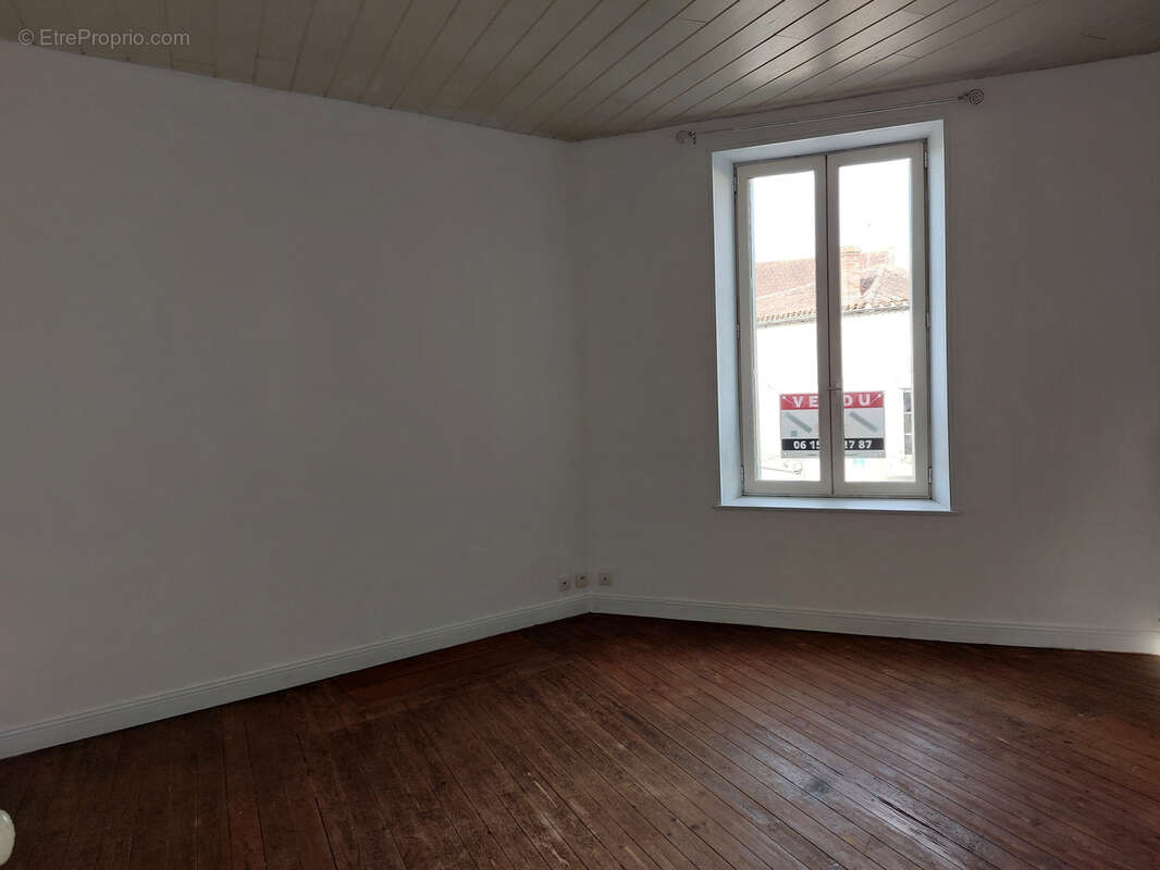 Maison à SAINT-VARENT