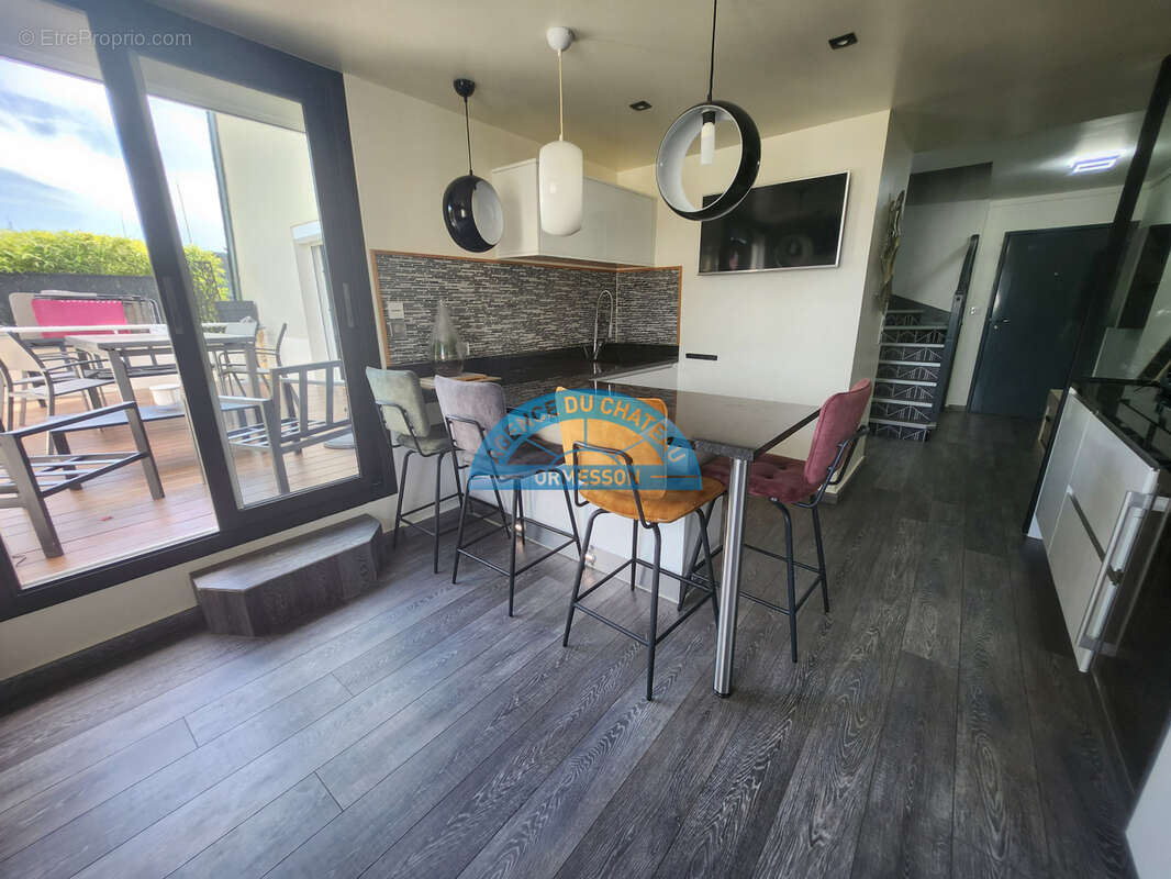 Appartement à LA QUEUE-EN-BRIE