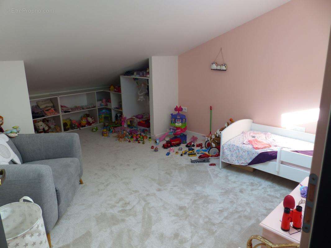 Villa de 229m2 habitable avec appartement independant en parfait etat avec jardin et piscine chauffee - photo 23