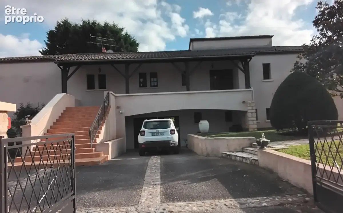 Grande maison semi enterree - photo 3