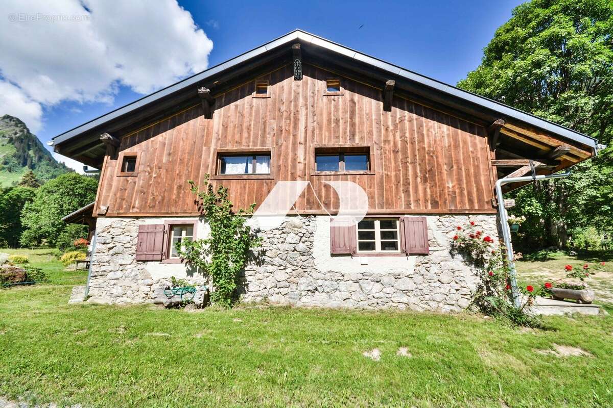 Maison 130 m² à Saint-Jean-D'aulps  - photo 2
