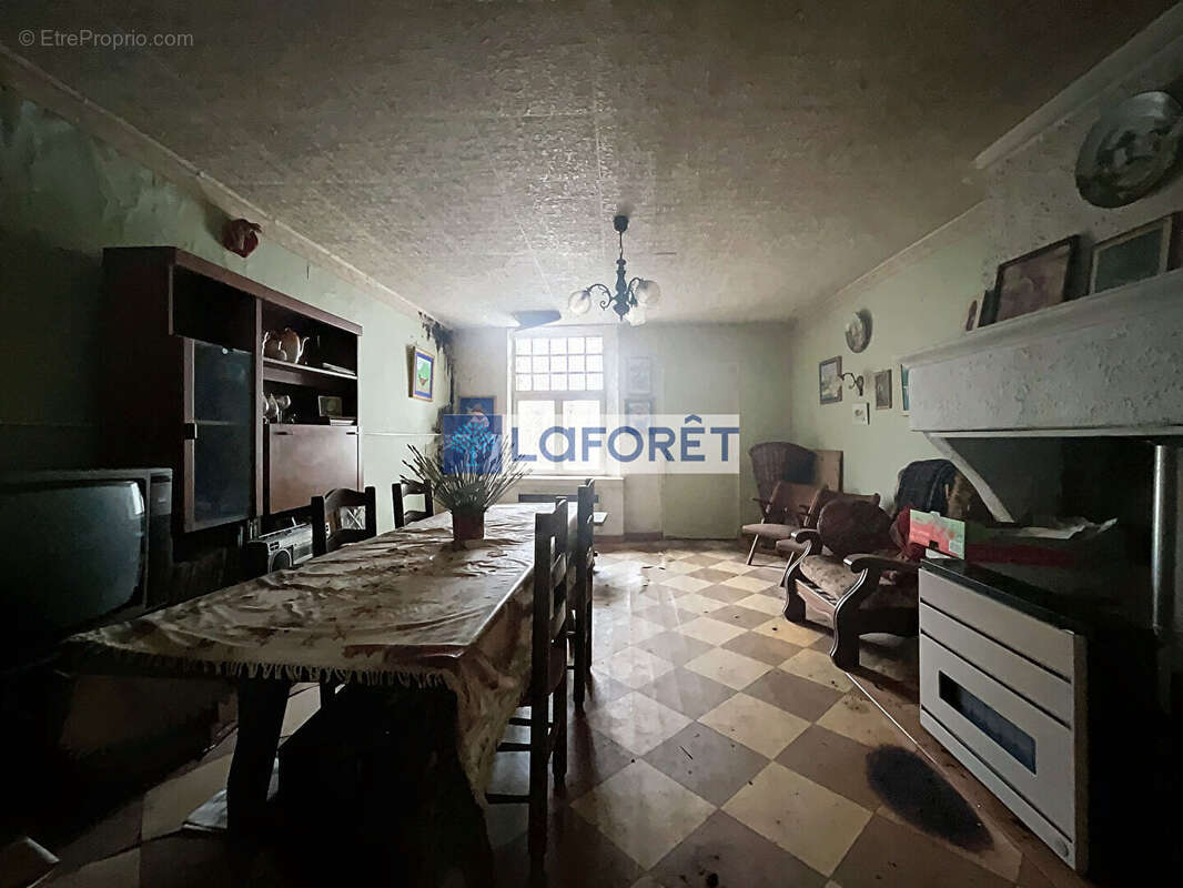 Maison à SUZANNECOURT