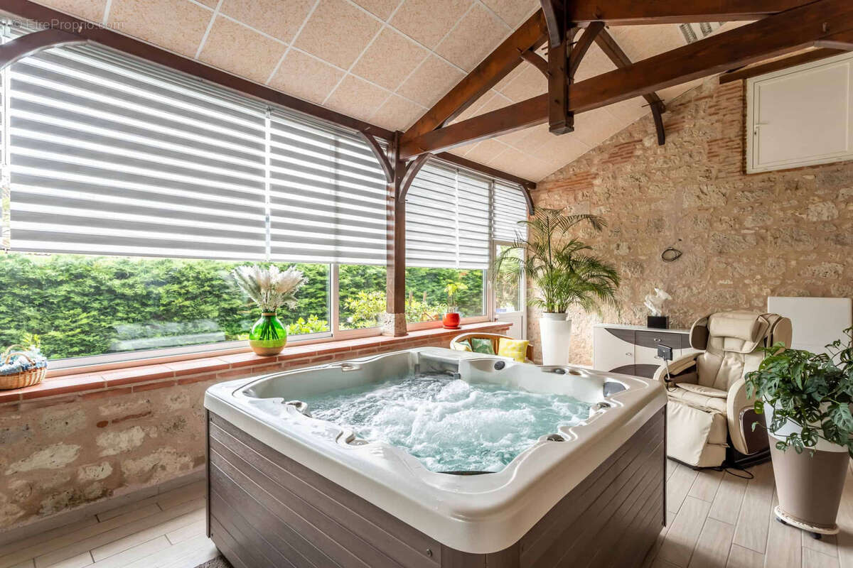 Stone barn conversion - photo 32