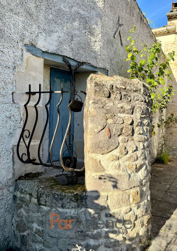 Maison à CHAILLEVETTE