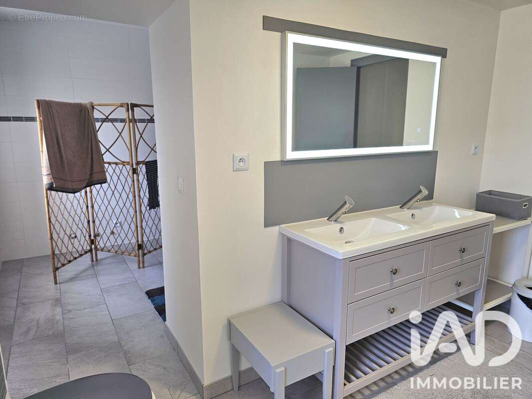 Maison 279 m² à Braud-Et-Saint-Louis  - photo 8