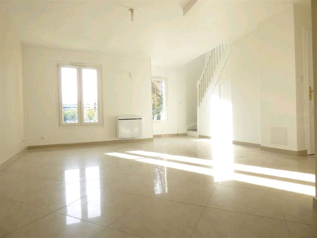 Appartement à SURVILLIERS