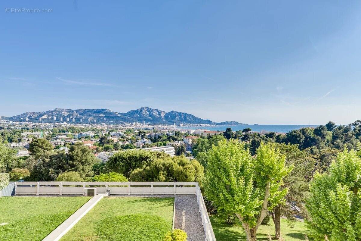 Appartement à MARSEILLE-8E