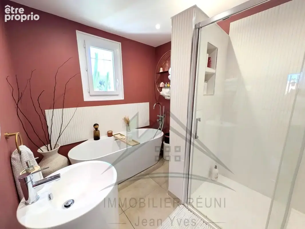 Châteauneuf-les-Martigues   La Mède . Villa 4 chambres + T2 indépendant. Piscine . 2 stationnements. - photo 20