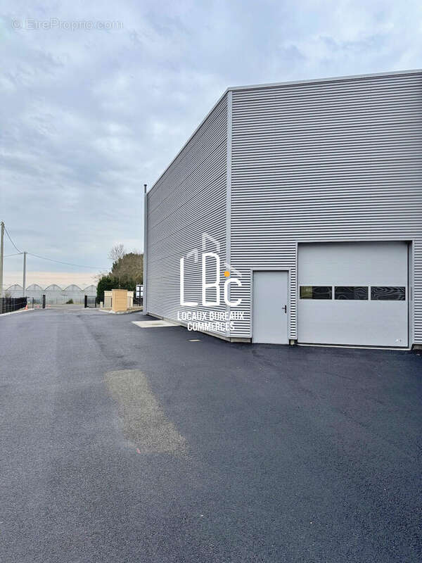 Commerce à BASSE-GOULAINE