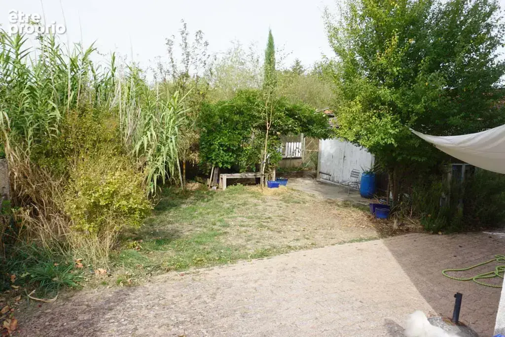 Maison sur sous-sol avec dépendances et jardin - photo 17