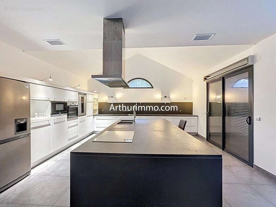 Maison à VIGNEUX-SUR-SEINE