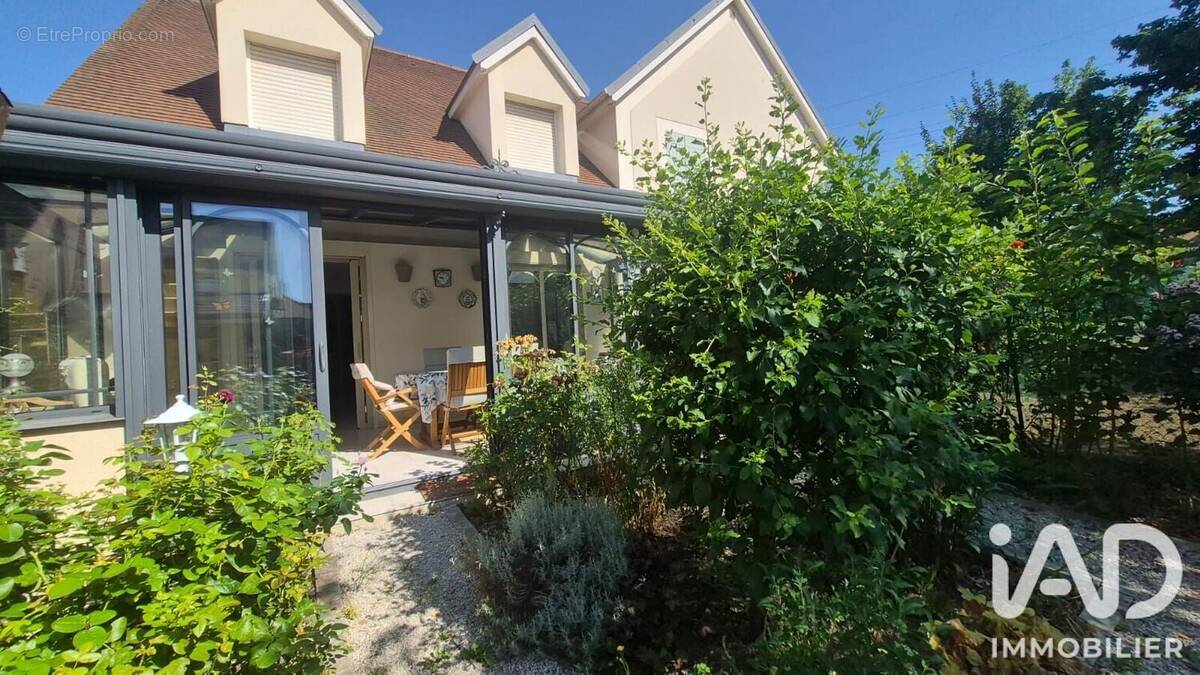 Photo 1 - Maison à LESIGNY