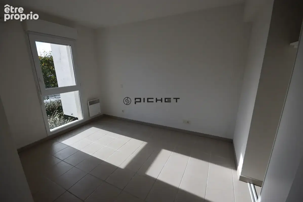 Appartement T3 avec ascenseur balcon et parking. - photo 4