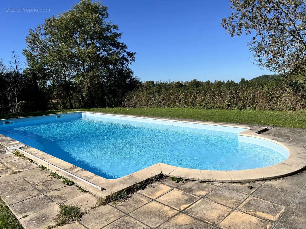 Agréable maison gasconne, cosy et pleine de charme, offrant 2 à 3 chambres et une belle piscine. - photo 16