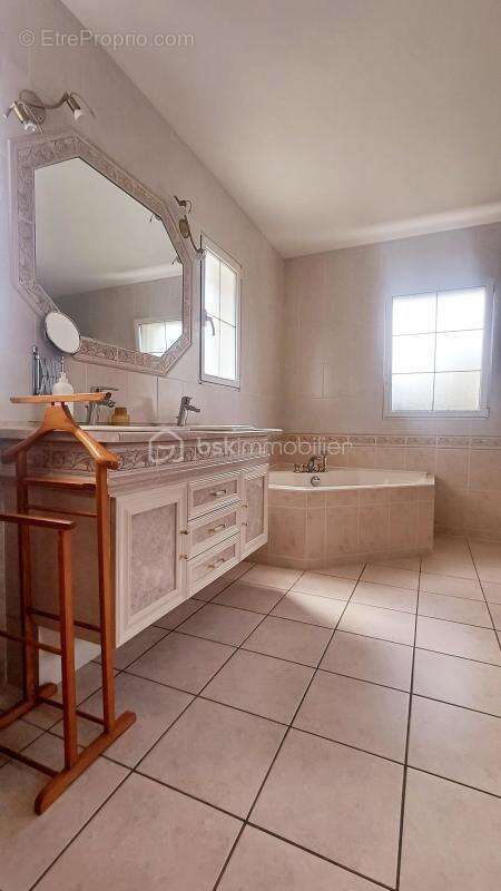 Maison spacieuse et confortable avec piscine entre le bourg et Bourgenay ! - photo 12