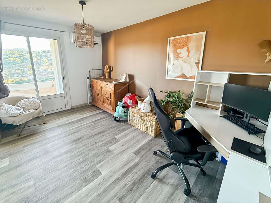 Appartement à SEPTEMES-LES-VALLONS