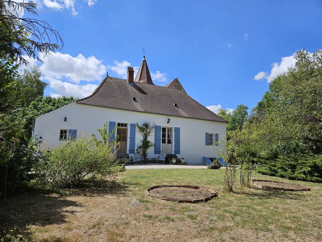 Maison à AUTHUMES