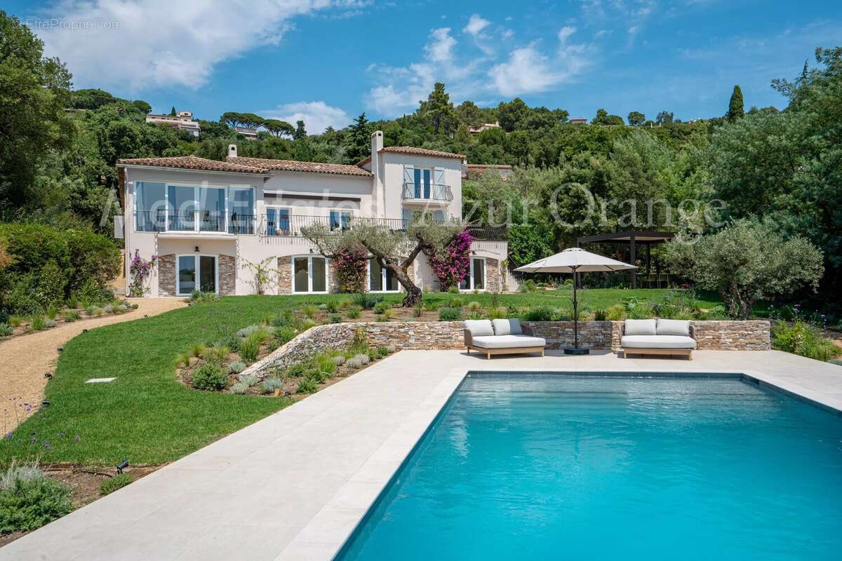 Élégante villa provençale rénovée avec vue mer – Domaine privé à Grimaud - photo 31