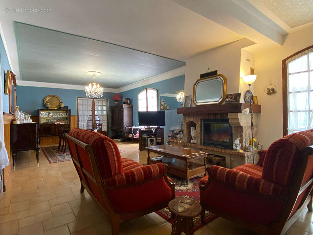 Maison Carcares Sainte Croix 6 pièce(s) 183 m² - photo 2