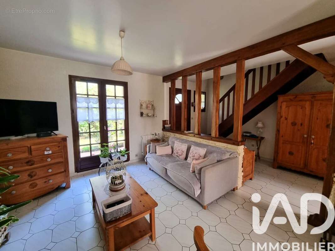 Maison 152 m² à Milly-La-Foret  - photo 4