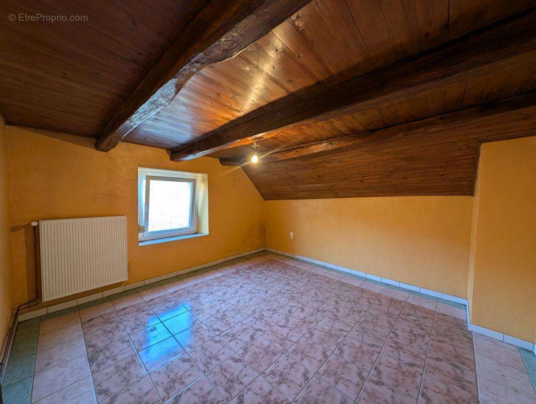 Maison à FONTAINE-LES-CLERVAL