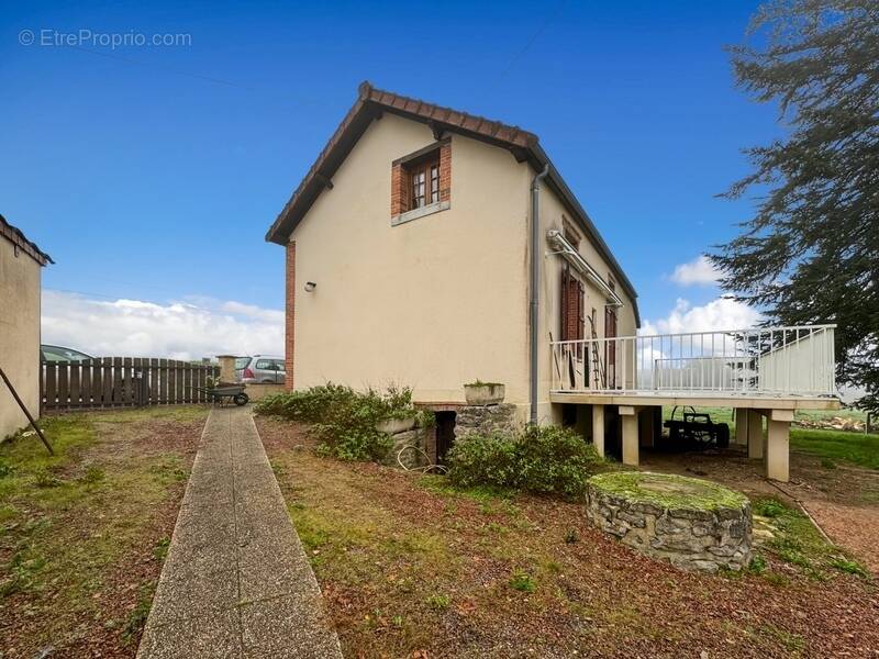 Maison à AUNAY-EN-BAZOIS
