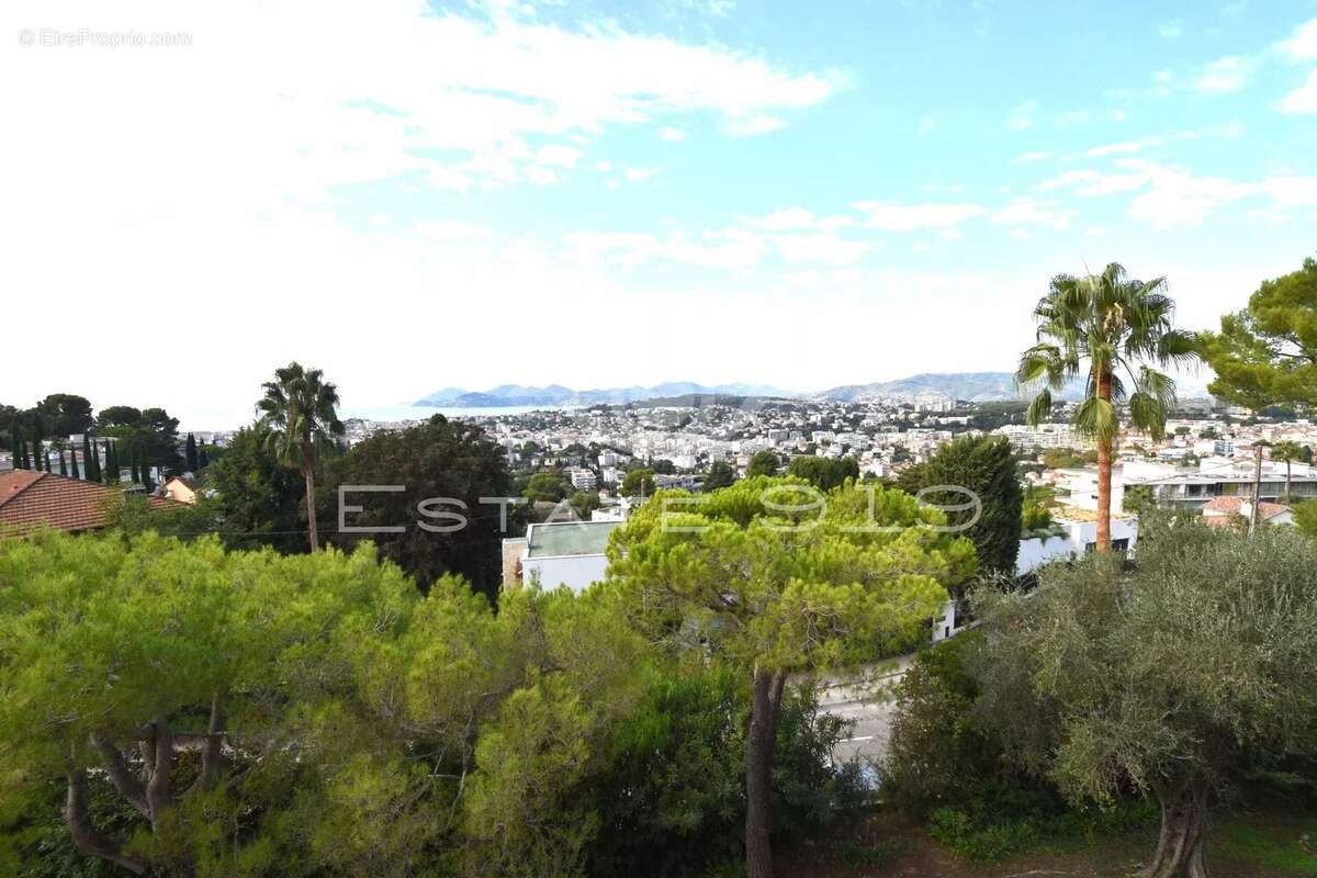 Appartement à LE CANNET
