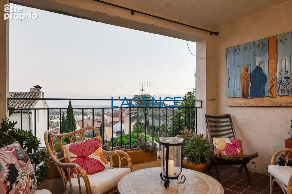 Hyères en coeur de ville, charmante maison de 100m2, vue mer. - photo 6