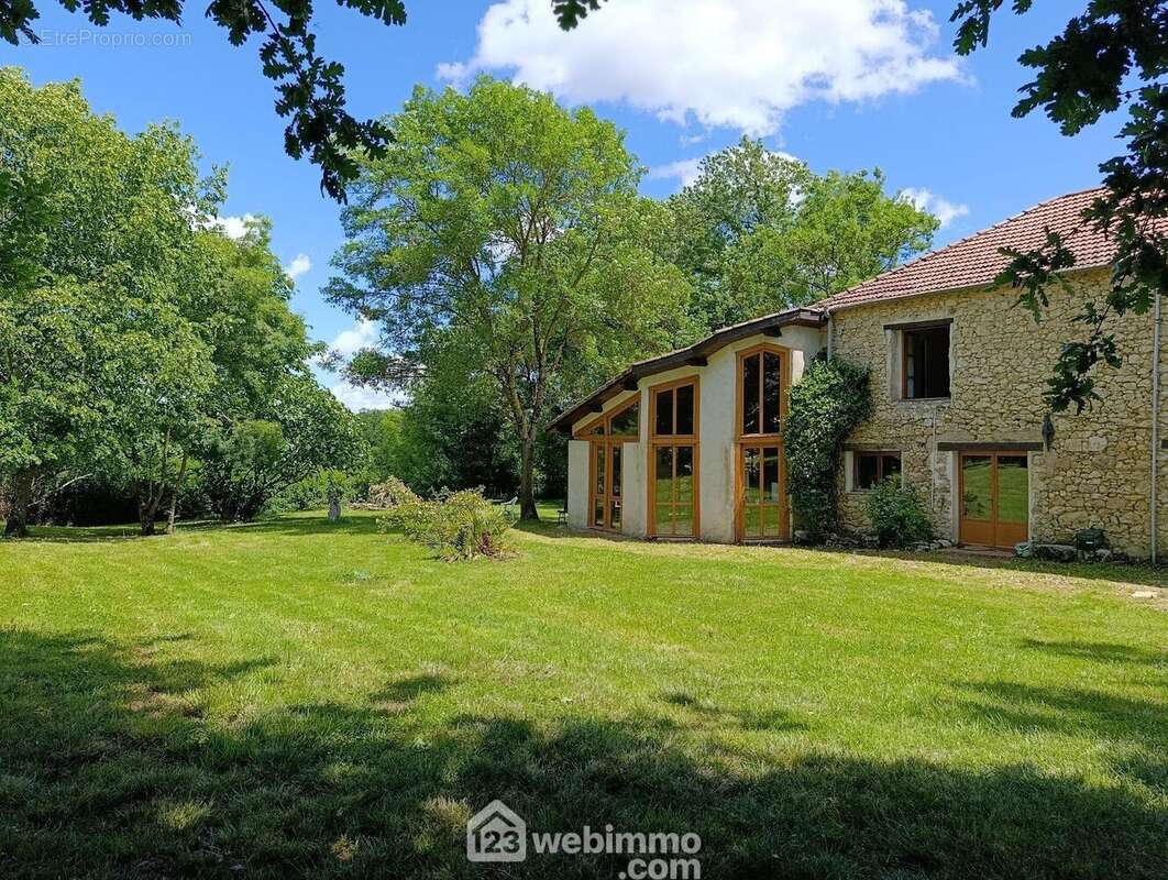 Maison 315 m² à Vic-Fezensac  - photo 3