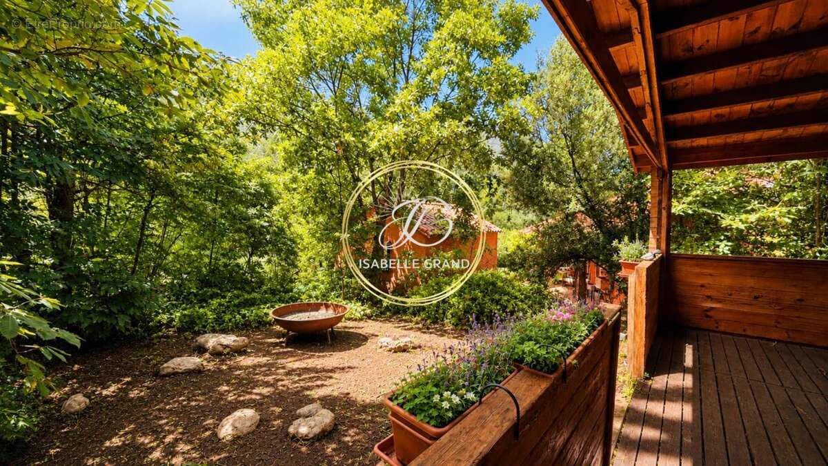 Maison 183 m² à Prades  - photo 24