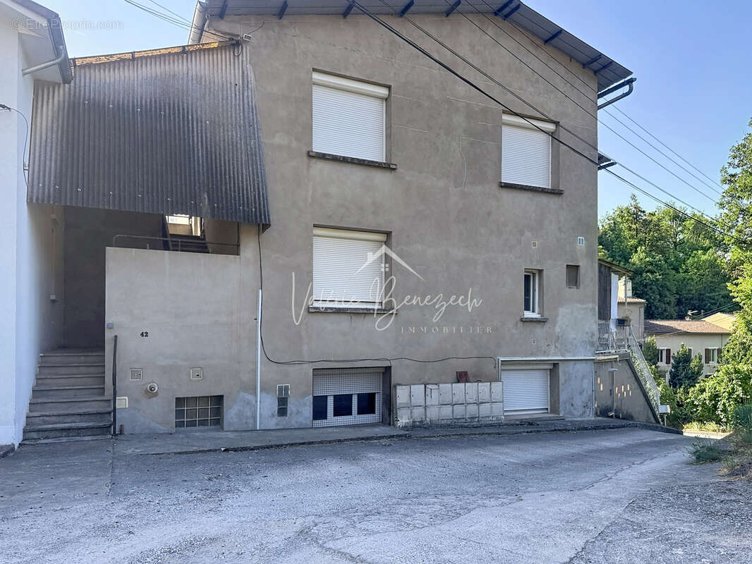 Appartement T4 rénové avec terrasse et garage - photo 23