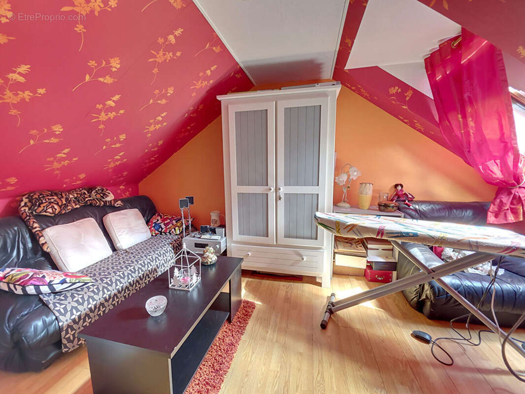 Maison 4 chambres 6 pièces - photo 11