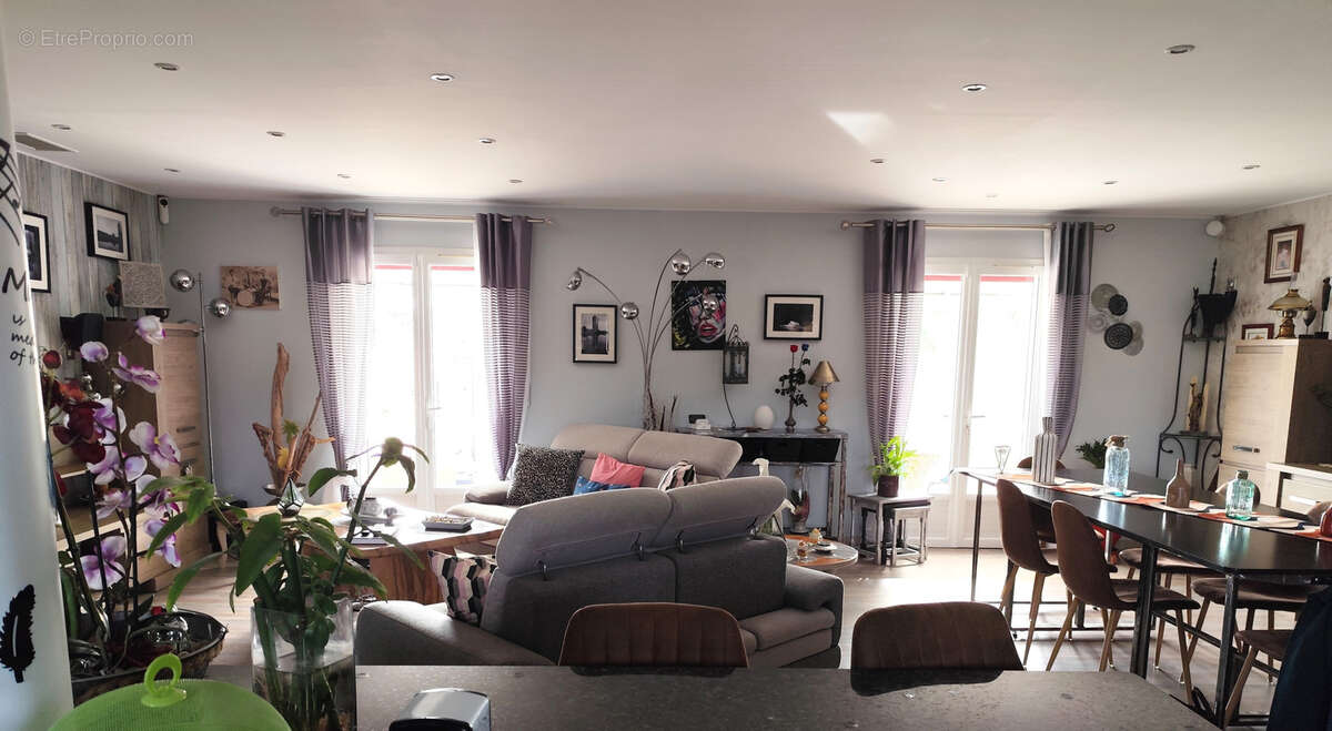 Maison à JONQUIERES-SAINT-VINCENT