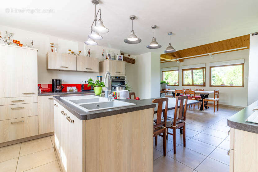 Maison Romorantin Lanthenay 8 pièces 202 m2 - photo 5