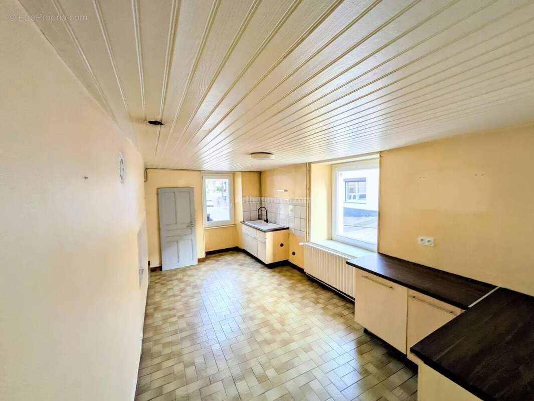 Maison à NEUFCHATEAU