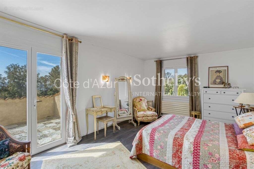 Somptueuse villa provençale avec vue dégagée, aperçu mer et piscine chauffée, à Cabris - photo 13