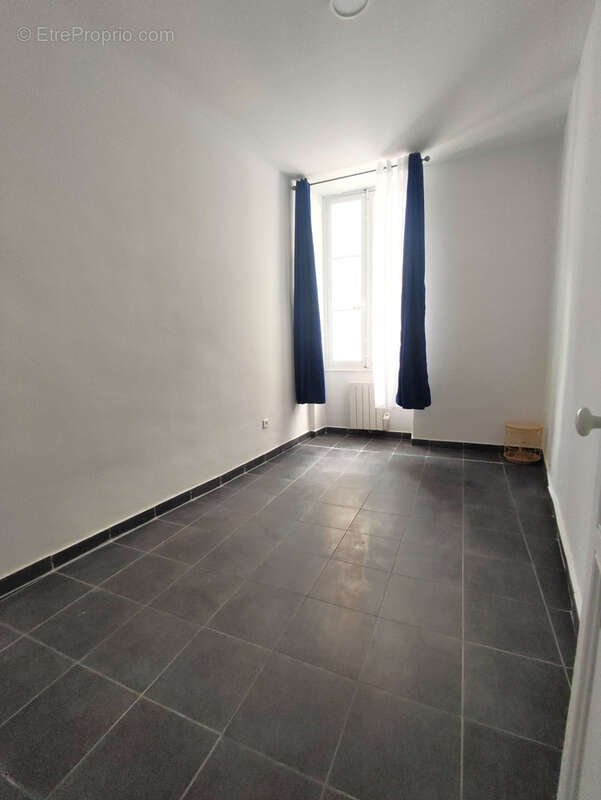 Appartement à MARSEILLE-1E