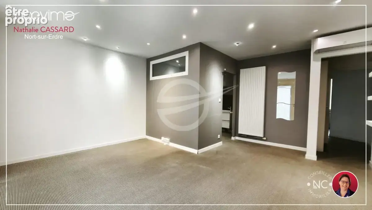 A VENDRE LOCAL COMMERCIALE 65 m2 + 50 m2 de réserve en plein - photo 3